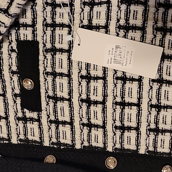 New super soft and warm sweater with gold buttons, size S/M - Picture 8 of 9